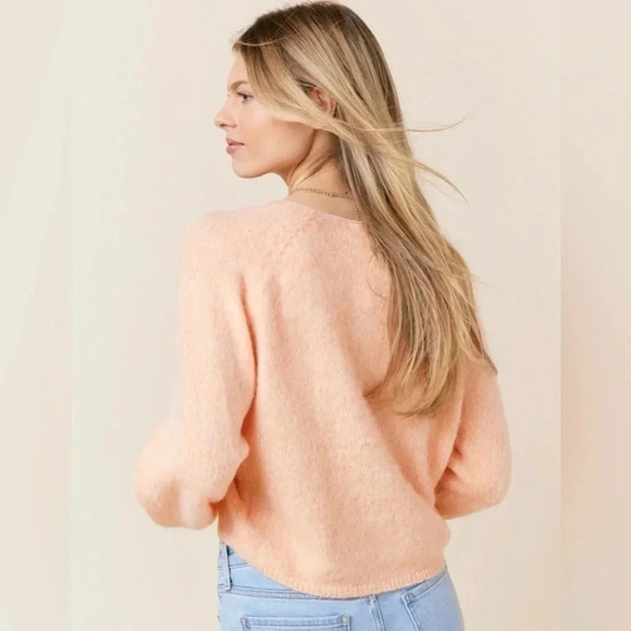 Francesca's Miami Fuzzy V Neck Pullover Sweater Size Medium - Picture 4 of 4